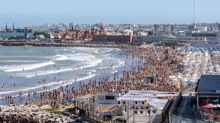 Playa de Mar del Plata 2; turismo. Foto: NA.