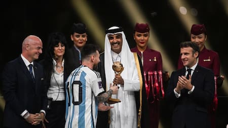 Infantino y Macron en la premiación final. Foto: Télam