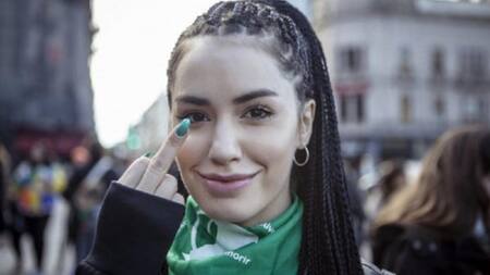 Lali Espósito emocionada con la aprobación de la ley del Aborto: "¡Es ley carajo!"