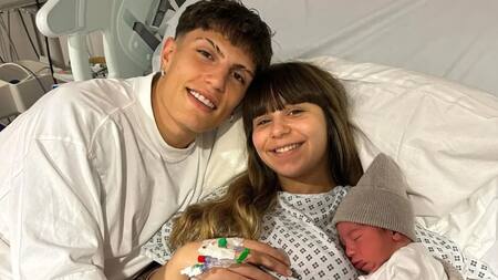 La nueva familia formada. Foto: Instagram @garnacho7