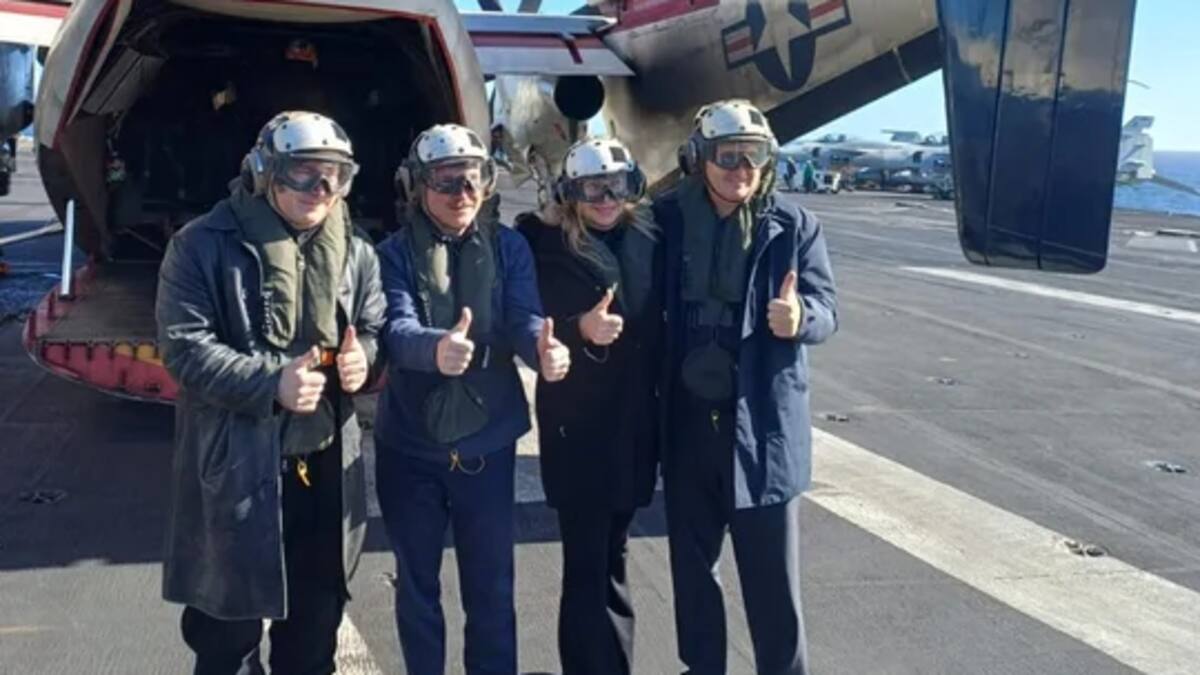 Javier Milei, presente en los ejercicios navales conjuntos con Estados Unidos: su foto con el portaaviones USS Nimitz