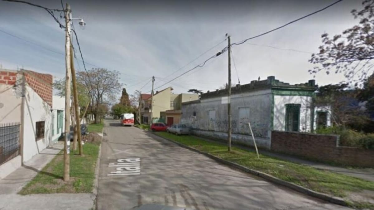 Liberan al policía acusado de matar a un delincuente que intentó robarle a su vecina