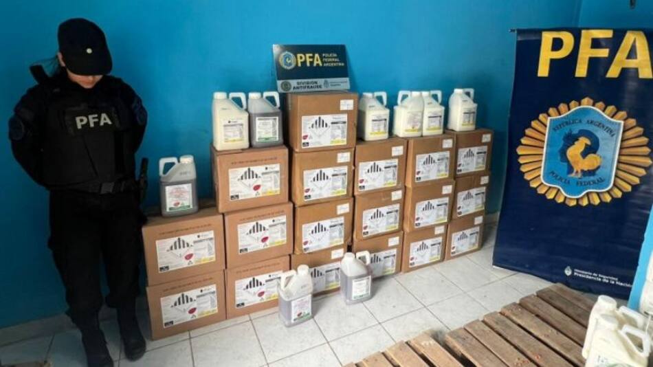 Desbarataron una banda que falsificaba agroquímicos. Foto: la Policía Federal Argentina (PFA)