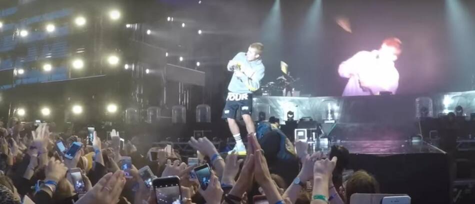 Justin Bieber - Botellazo