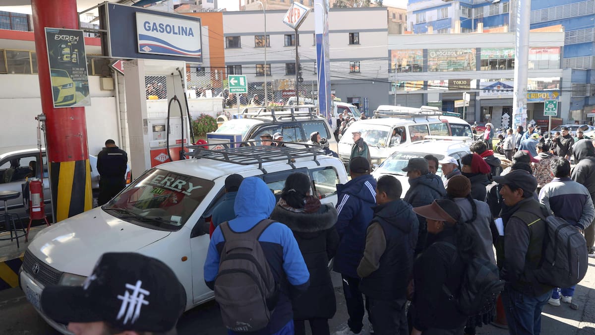 Crisis en Bolivia: tras 29 días de bloqueos, el desabastecimiento se siente en las calles y comienza a llegar la ayuda humanitaria