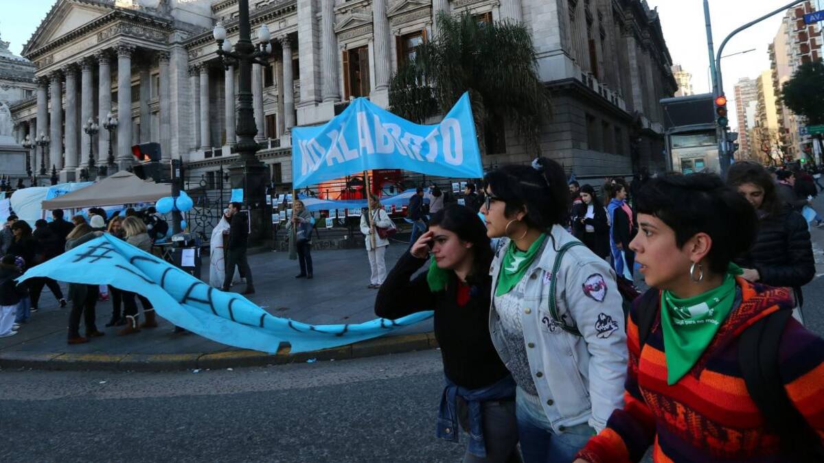 Aborto, marcha antiaborto y a favor del aborto legal, Reuters