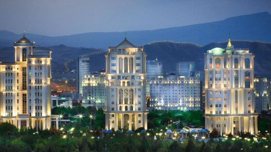 Ashgabat, Turkmenistan. Foto X @hazar_travel