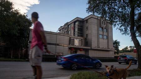 Consulado Chino en Estados Unidos, Reuters