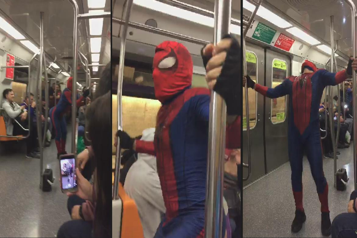 Spiderman striper divierte el subte con "Scooby Doo Pa-pa"