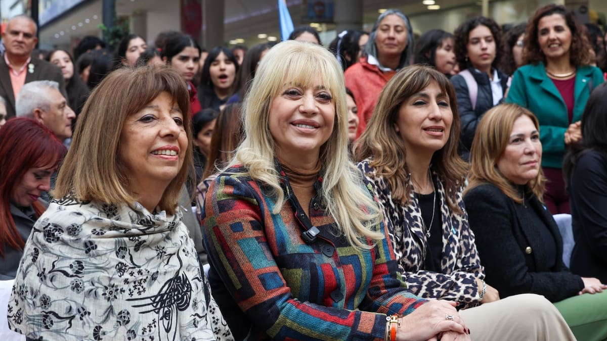 Rossana Chahla (medio), intendenta de San Miguel de Tucumán. Foto: Instagram @rossanachahla