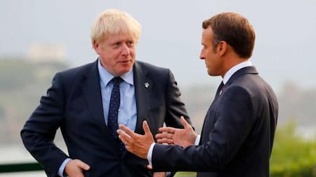 Bois Johnson y Emmanuel Macron, NA