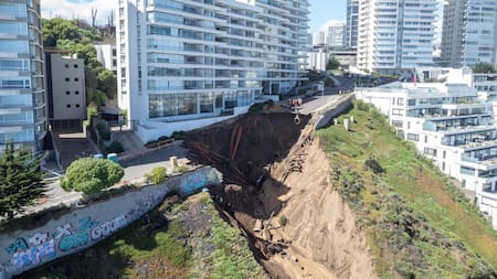 Edificio al borde del derrumbe. Foto: EFE