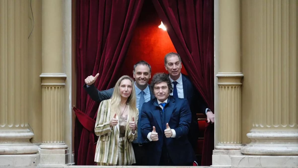 Javier Milei y parte del Gobierno en la jura en el Congreso