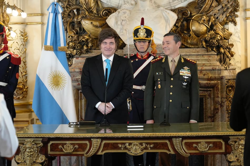 Carlos Presti juró como nuevo ministro de Defensa.