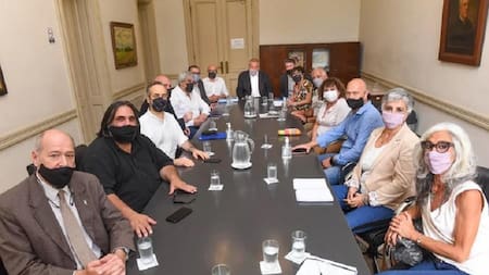 Hubo acuerdo y se cerró la paritaria nacional docente: los gremios aceptaron una suba del 45%