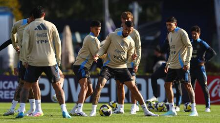Muchos futbolistas sumarán minutos en la Selección argentina. Foto: Reuters/Agustin Marcarian.