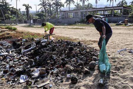 Concurso en México para recolectar basura de las playas. Foto: EFE.