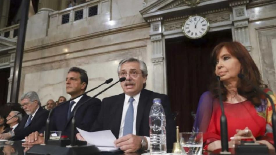 El presidente Alberto Fernández, la vicepresidenta Cristina Kirchner y el presidente de la Cámara de Diputados Sergio Massa.