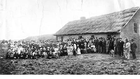 La única fotografía que se conserva del plebiscito en lo que hoy es Trevelin, Chubut.
