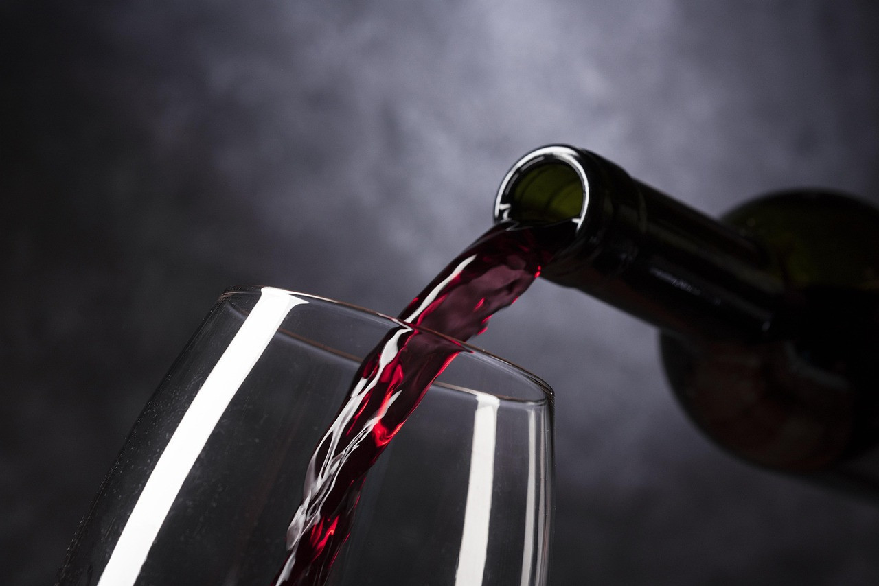 Vino tinto. Foto: Pixabay.