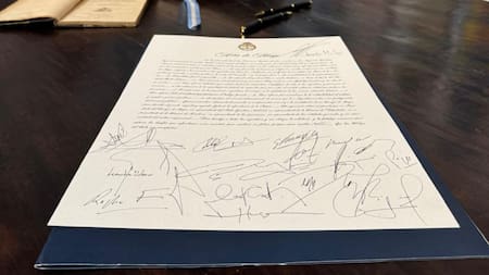 Javier Milei y los gobernadores firmaron el Pacto de Mayo el 9 de julio en Tucumán. Foto: Prensa Presidencia