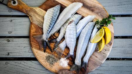 ¿Sabías el motivo?: la razón por la que se recomienda echarle limón al pescado