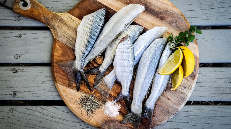 El limón potencia los nutrientes del pescado para que sean absorbidos por nuestro cuerpo