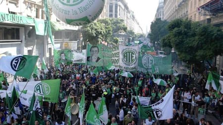 Movilización al Congreso: la fecha del paro nacional de ATE y qué se sabe del transporte público con los trenes, colectivos y subtes