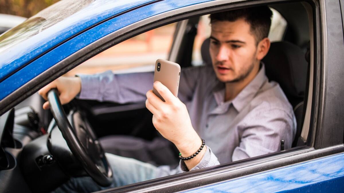 Cuáles son los tres signos más imprudentes al volante. Foto: Freepik.
