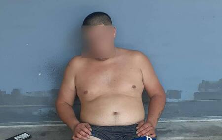 Robó a un taxista, lo llevó a toda velocidad en el capó: chocó y lo mató