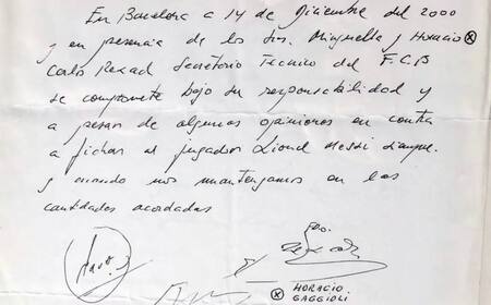 Servilleta donde Messi firmó su primer contrato.