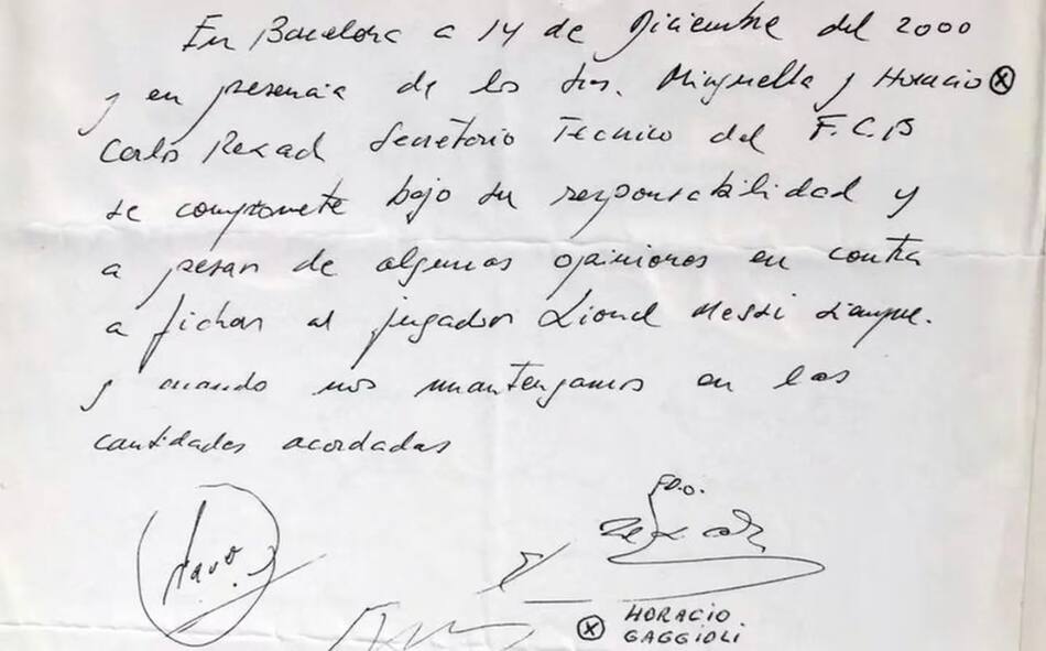 Servilleta donde Messi firmó su primer contrato.