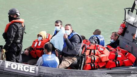 Llegada de inmigrantes a Londres, Inglaterra. Reuters