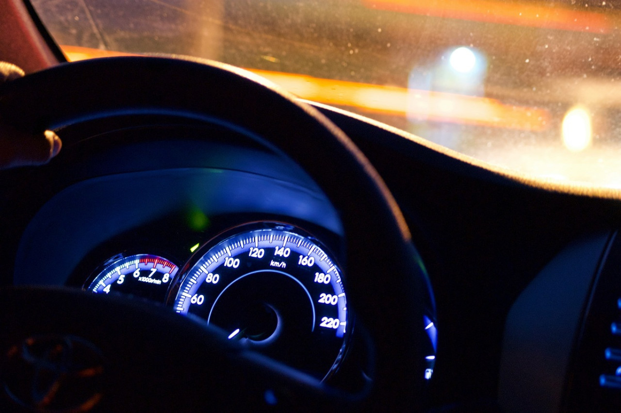 Cómo desmpañar los vidrios del auto de forma "casera". Foto: Unsplash.