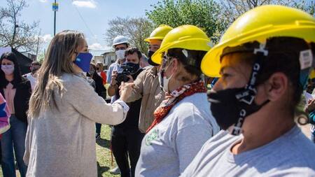 Malena Galmarini y Alberto Descalzo inauguraron una red de agua potable, Ituzaingó