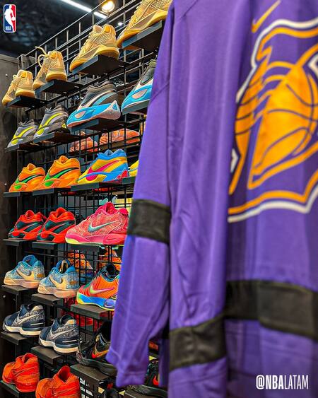 Llegó la primera NBA Store a Buenos Aires. Foto X @NBALatam