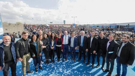 Alberto Fernández junto a Axel Kicillof en acto en Lomas de Zamora. Foto: NA.