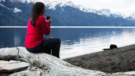 El pueblito patagónico con un bosque sumergido e inundado por la tranquilidad. Foto: Municipio de Villa Traful