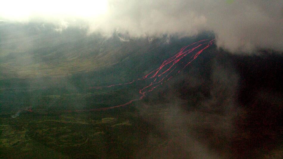 Erupción del volcán Fernandina. Foto: EFE