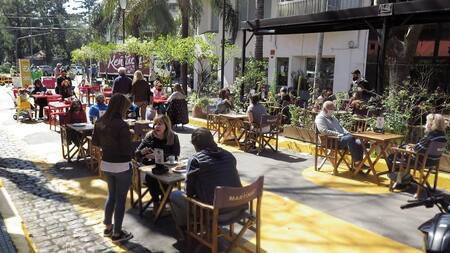 Coronavirus, Argentina, pandemia, gente en bares, NA