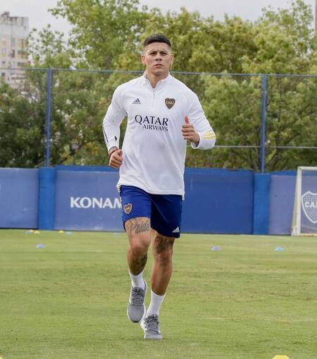 Marcos Rojo, entrenamiento en Boca, NA Twitter @BocaJrsOficial.