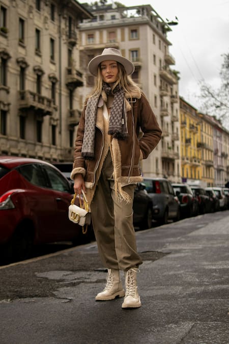 Moda, ropa marrón. Fuente: Unsplash