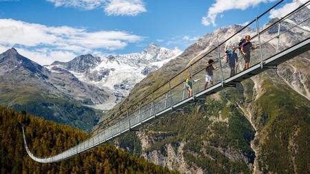 Puente Charles Kuonen, en Suiza. Foto X @HdAnchiano