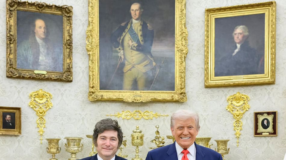 Javier Milei y Donald Trump en el Salón Oval.