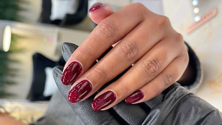 Uñas de charol: la moda europea que se impone en el otoño 2026 y que llegó para quedarse