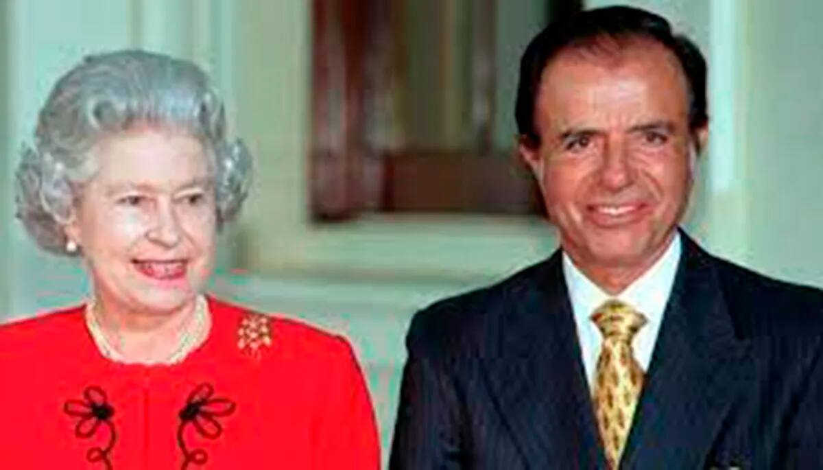 Carlos Menem junto a Isabell II en Londres.