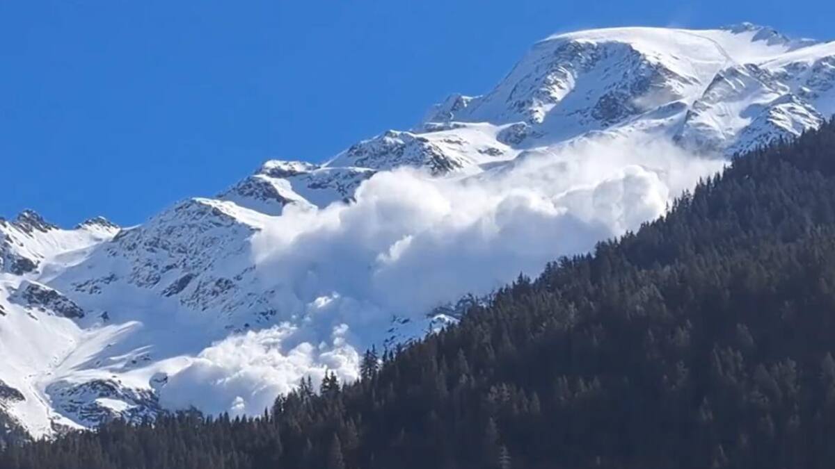 Alud en los Alpes franceses. Foto Twitter @nexta_tv