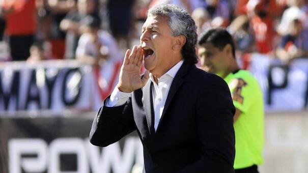 Néstor Gorosito dejó de ser el técnico de Gimnasia