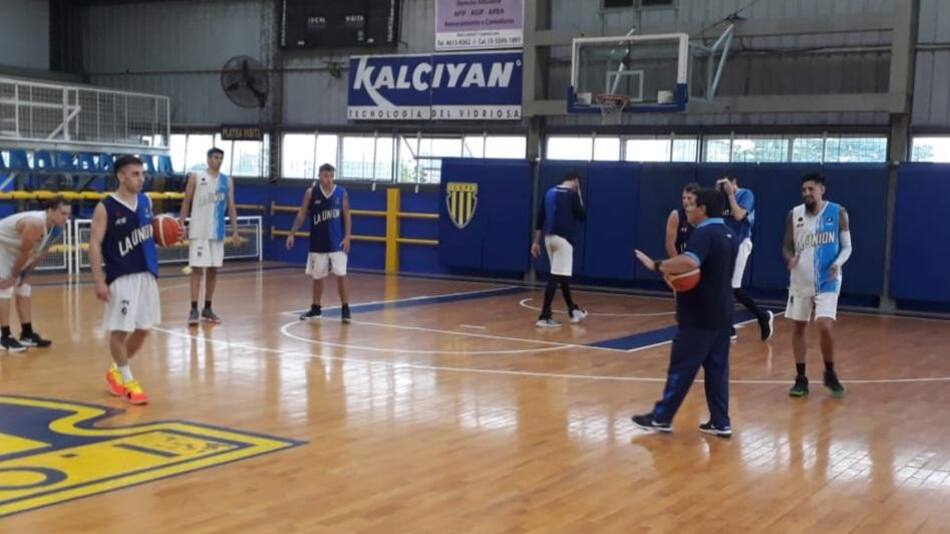 Union de Formosa, Básquet en Buenos Aires