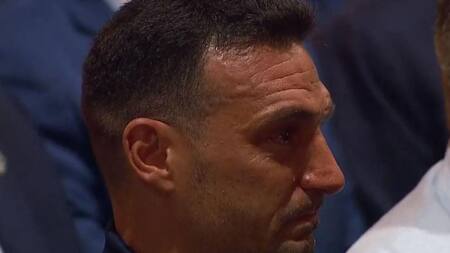 La emoción de Lionel Scaloni tras el discurso del niño salteño. Foto: captura de pantalla.